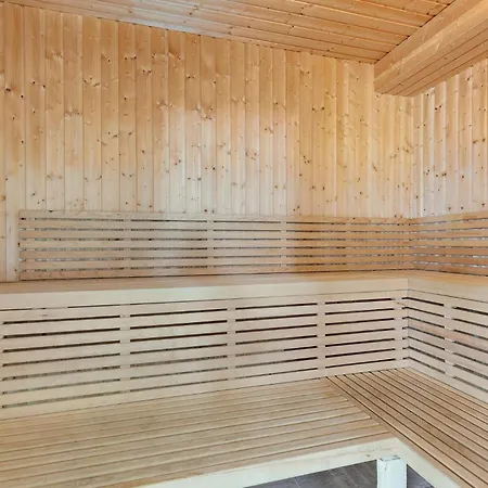 別荘 Luxurious In With Sauna ハザスレウ